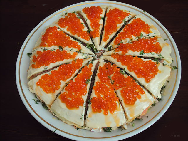Торт-салат «Чудо-слойка» с ананасом — рецепт с фото пошагово